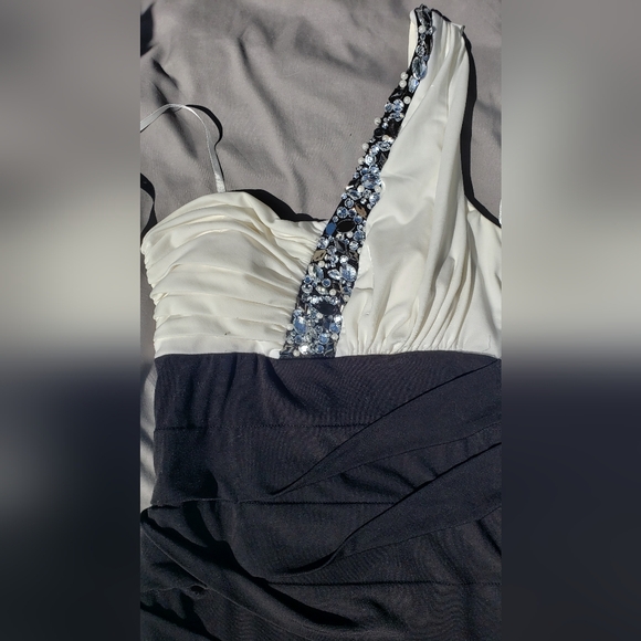 Debs Dress - Picture 2 of 4